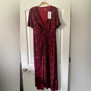 NWT Super Cute Isabel Maternity Maxi Dress, Size L, Maroon Leopard Print